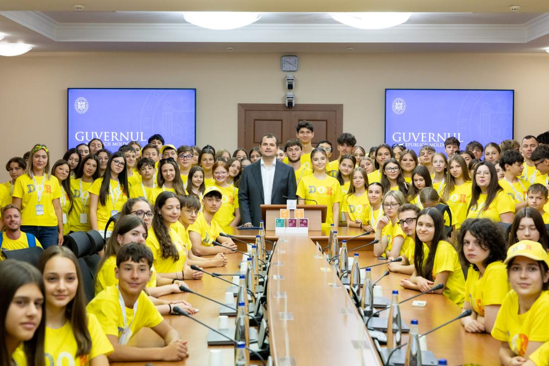 Premierul Vasile Tofan, întâlnire cu copii din diaspora: Țineți la rădăcinile voastre din Republica Moldova