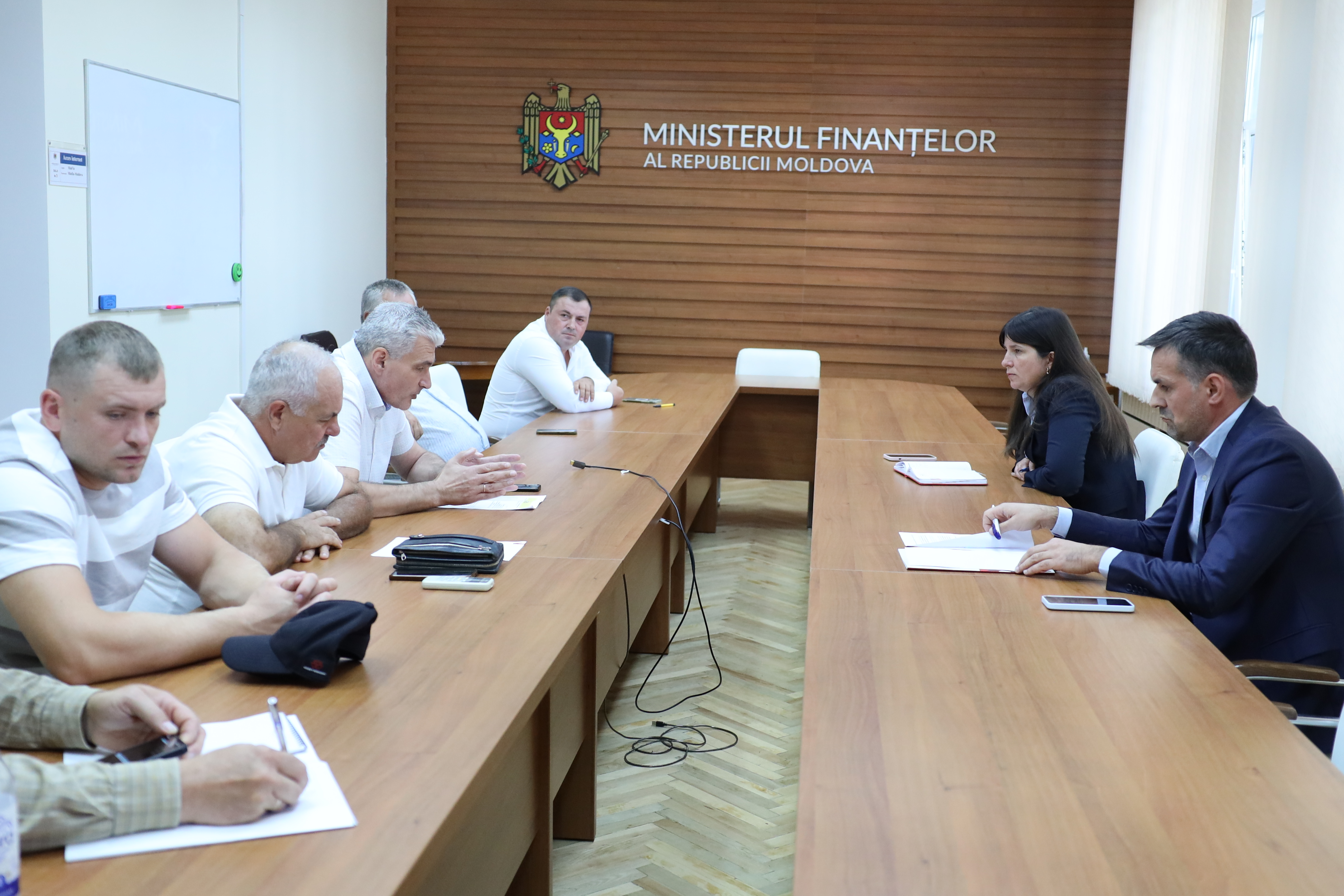 Politica bugetar-fiscală // Agricultorii cer clarificări privind TVA. Ministerul Finanțelor promite soluții echilibrate pentru 2027