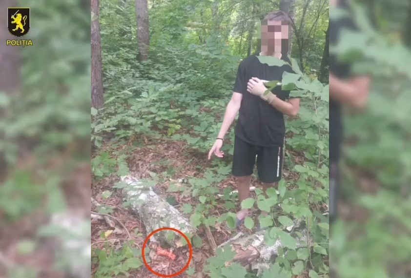 VIDEO // Doi minori din Edineț, prinși cu droguri în valoare de 150 de mii de lei
