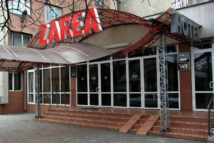 Privatizarea hotelului „Zarea” se amână. APP a prelungit concursul până pe 20 octombrie, la solicitarea premierului Tofan