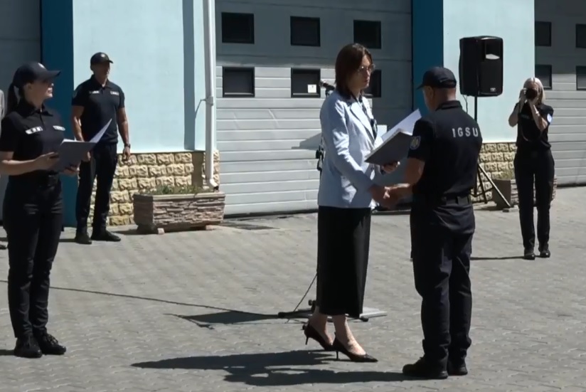 Pompierii moldoveni reveniți din Grecia, distinși pentru misiunile de combatere a incendiilor