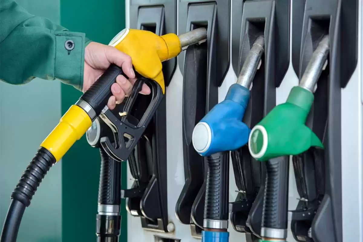 Carburanții se scumpesc miercuri. Motorina se apropie de 32 de lei pentru un litru