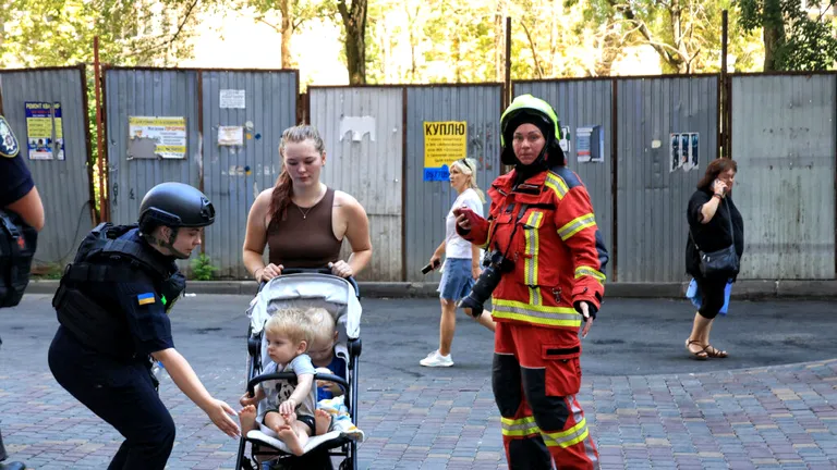 Peste două mii de copii vor fi evacuați dintr-o regiune din Ucraina